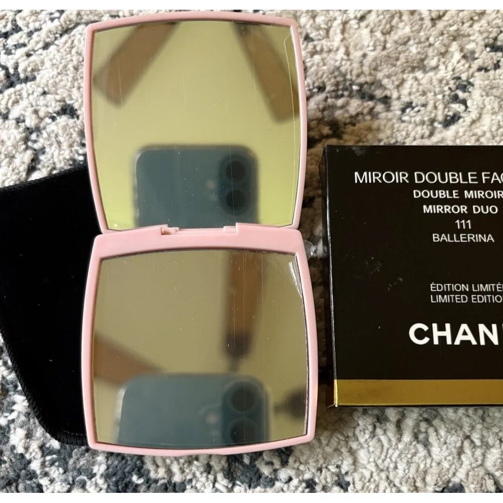 Chanel Double Mirror Pink With Velvet Pouch 111 Ballerina With Foundation Sample